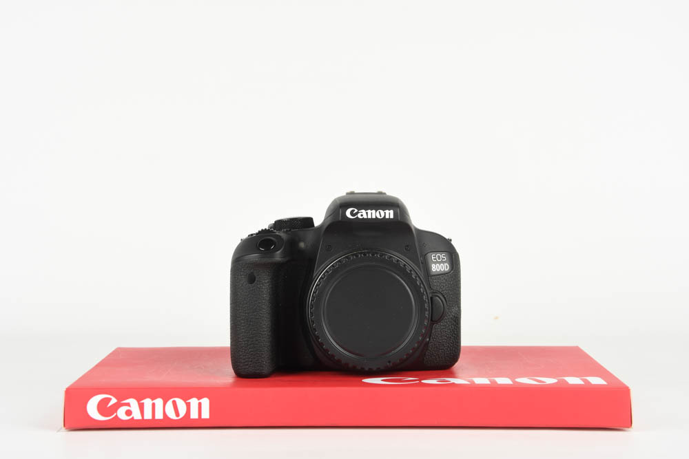 Canon 800D