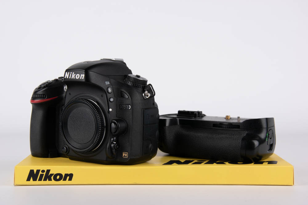 Nikon D610 + battery grip