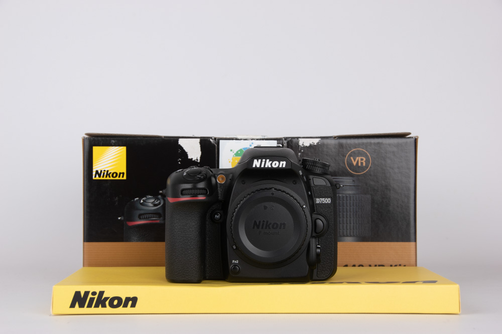 Nikon D7500