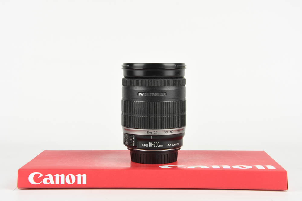Canon 18-200mm f3.5-5.6 IS