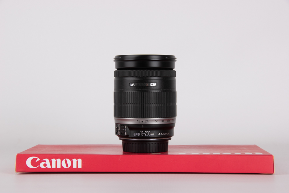 Canon 18-200mm f3.5-5.6 IS
